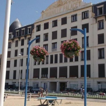 Paradis Les Pieds Sur Le Sable Trouville Palace Luaran gambar