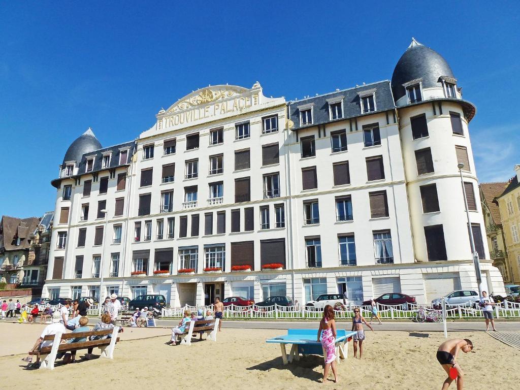Paradis Les Pieds Sur Le Sable Trouville Palace Bilik gambar