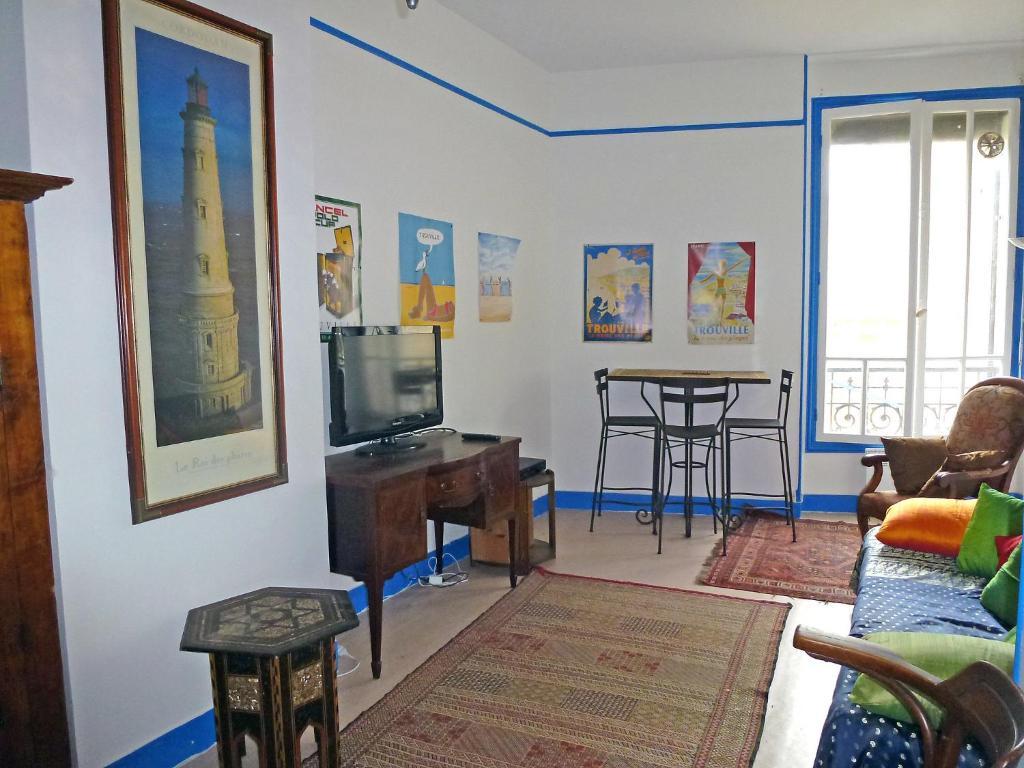 Paradis Les Pieds Sur Le Sable Trouville Palace Bilik gambar